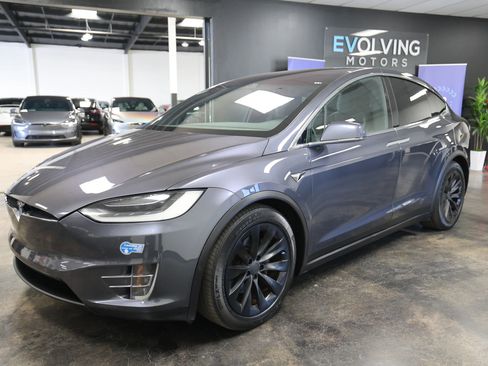 Used 2017 Tesla Model X 75D image 5