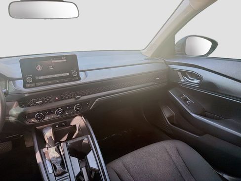 Used 2024 Honda Accord EX image 19