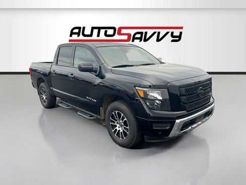 Used 2023 Nissan Titan SV w/ SV Convenience Package image 1