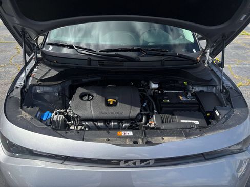 Used 2025 Kia Soul LX w/ LX Technology Package FWD image 30