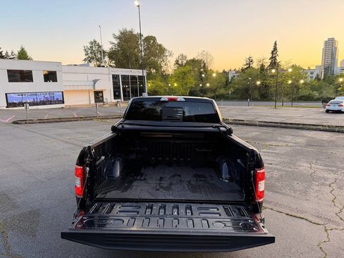 Used 2018 Ford F150 XLT w/ Equipment Group 302A Luxury AWD/4WD image 19