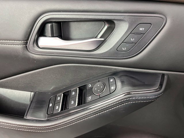 Used 2023 Nissan Rogue SL w/ SL Premium Package FWD image 32