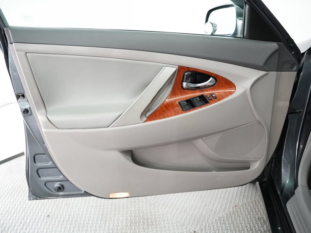 Used 2009 Toyota Camry SE FWD image 41