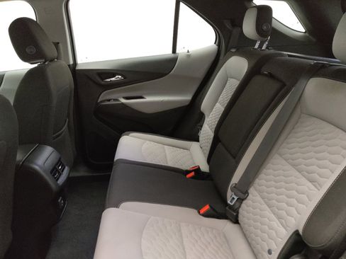 Used 2020 Chevrolet Equinox LS FWD image 18