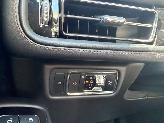 Used 2024 Lincoln Aviator AWD w/ Premium Package image 25