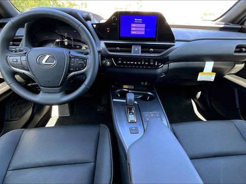 Used 2025 Lexus UX 300h FWD w/ Accessory Package (Z2) image 5