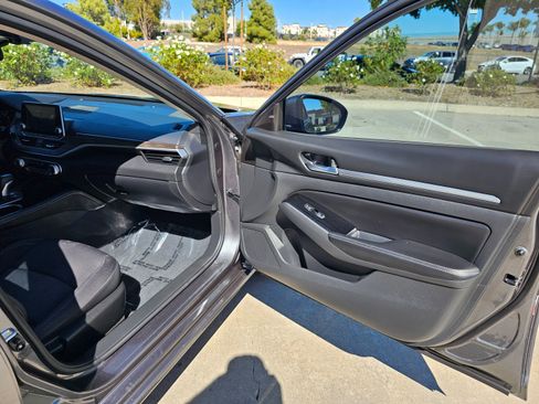 Used 2023 Nissan Altima 2.5 SV image 28