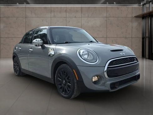 Used 2015 MINI Cooper S image 2