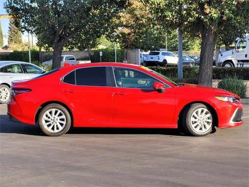 Used 2023 Toyota Camry LE image 4