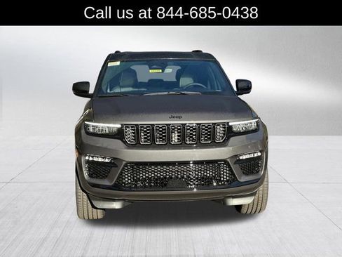 New 2025 Jeep Grand Cherokee Summit image 2