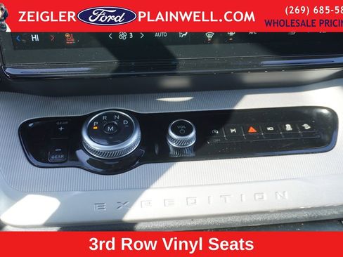 Used 2025 Ford Expedition Max Active image 30
