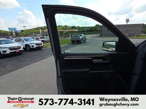 Used 2024 Chevrolet Silverado 1500 RST w/ Z71 Off-Road Package AWD/4WD image 13