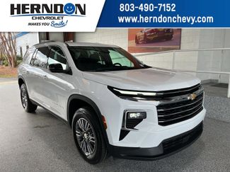 Used 2025 Chevrolet Traverse LT video 1