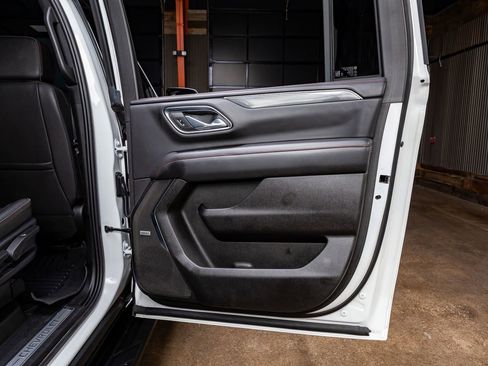 Used 2023 Chevrolet Suburban RST w/ Sport Performance Package image 41