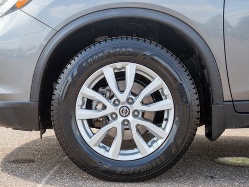 Used 2020 Nissan Rogue SV AWD/4WD image 29