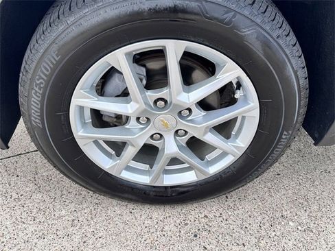 Used 2022 Chevrolet Equinox LS w/ LS Convenience Package image 9