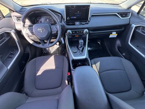 Used 2025 Toyota RAV4 LE image 27