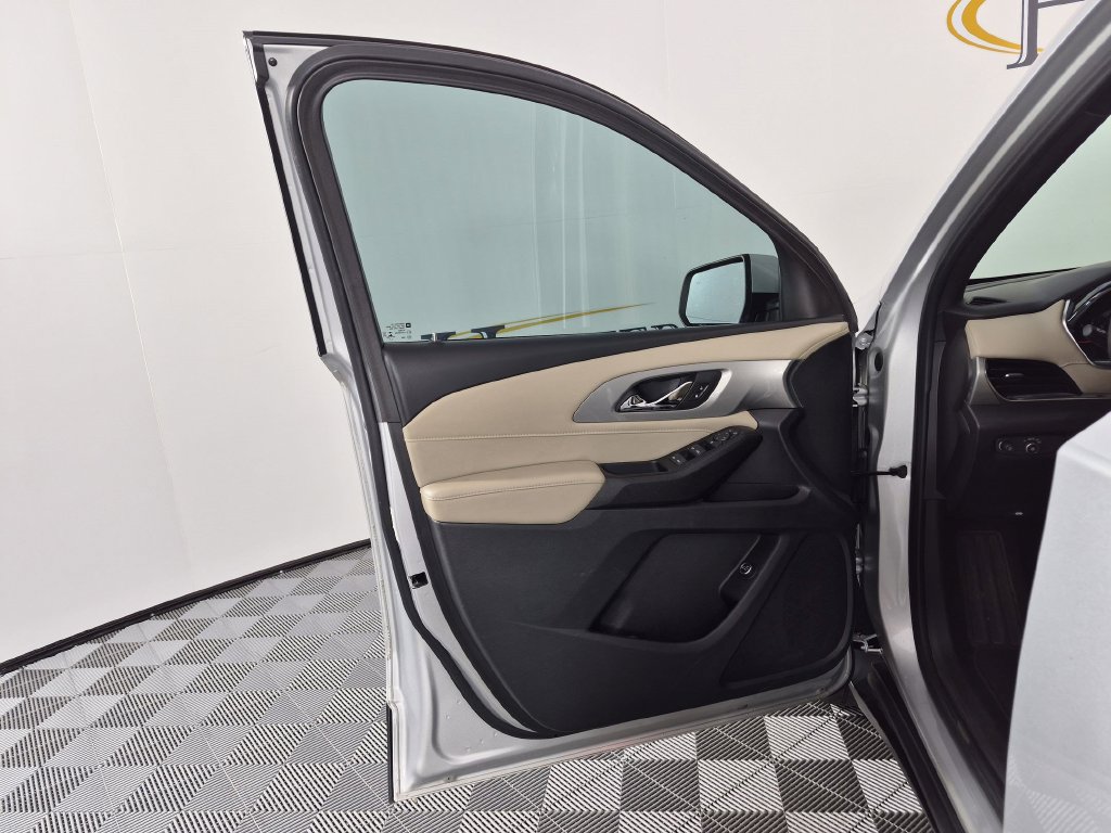 Certified 2022 Chevrolet Traverse LT FWD image 14
