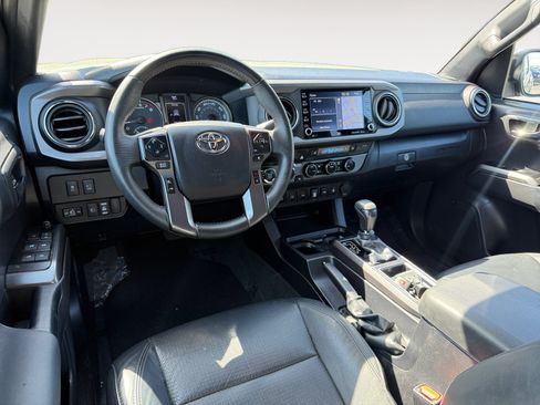 Used 2023 Toyota Tacoma TRD Off-Road w/ TRD Premium Off Road Package AWD/4WD image 15