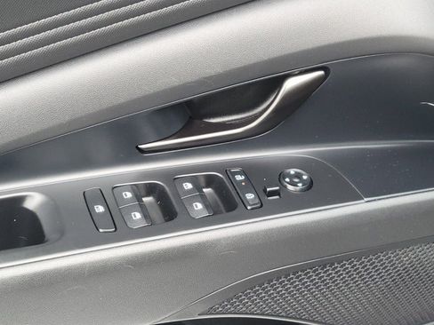 Certified 2025 Hyundai Elantra Sport w/ Cargo Package image 17