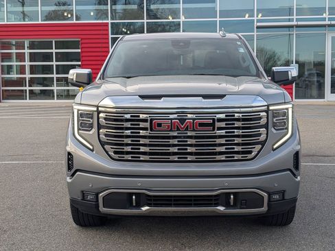 Used 2023 GMC Sierra 1500 Denali w/ Denali Reserve Package AWD/4WD image 2