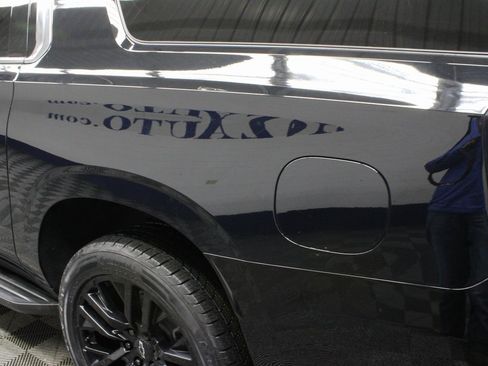 Used 2023 Chevrolet Suburban Premier image 41