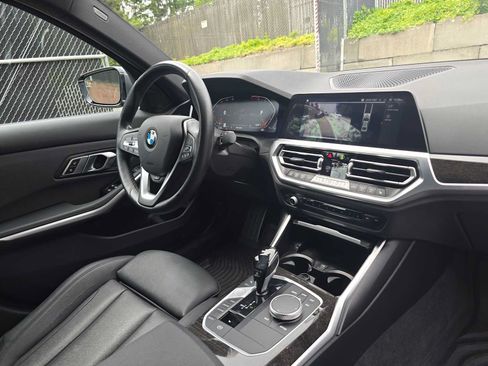 Used 2020 BMW 330i xDrive Sedan w/ Premium Package AWD/4WD image 10