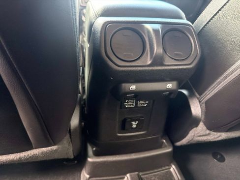 Used 2023 Jeep Wrangler Unlimited Sahara image 16