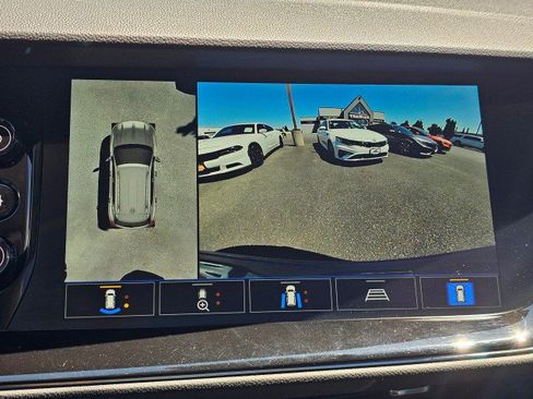 Used 2023 Buick Envision Avenir AWD/4WD image 30