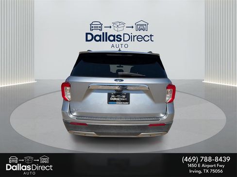 Used 2022 Ford Explorer XLT w/ Equipment Group 202A image 7