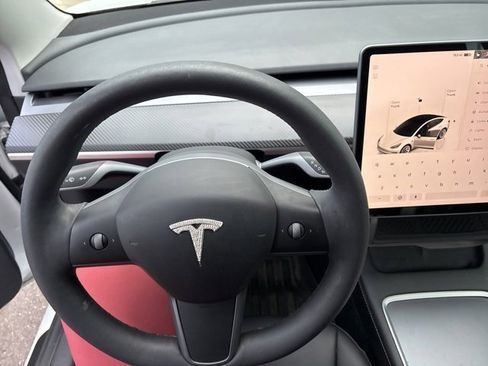 Used 2023 Tesla Model 3 Standard Range image 8