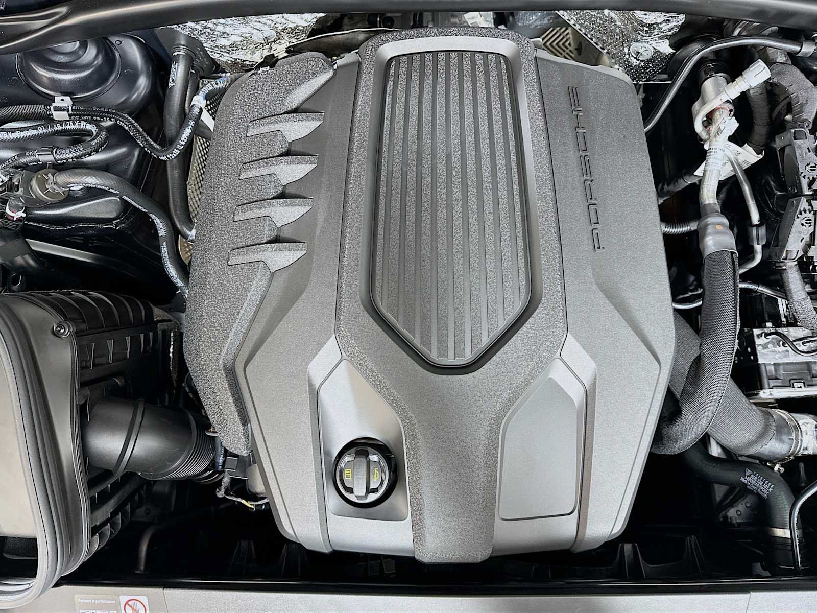 Used 2026 Porsche Macan AWD/4WD image 31