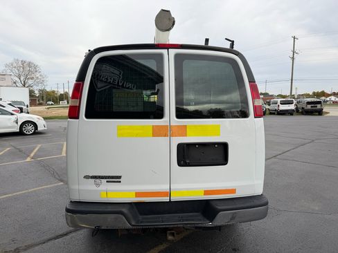Used 2014 Chevrolet Express 2500 image 4