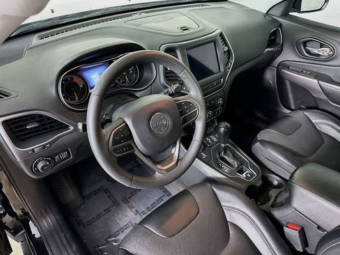 Used 2022 Jeep Cherokee Latitude Lux w/ Sun & Sound Group image 2