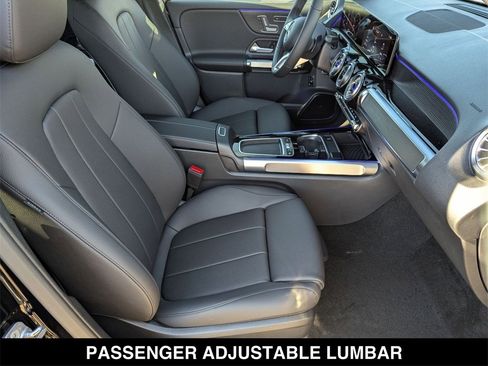New 2026 Mercedes-Benz GLB 250 4MATIC image 19