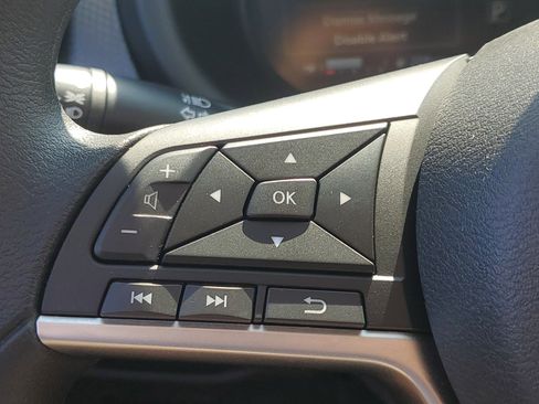 Used 2022 Nissan Kicks SV FWD image 23