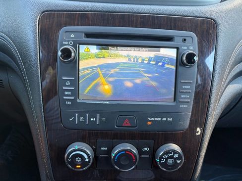 Used 2015 Chevrolet Traverse LT w/ Style and Technology Package image 22