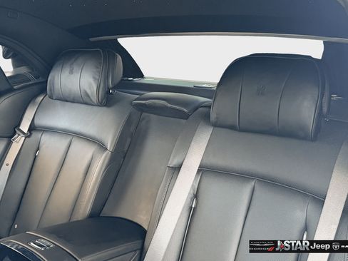 Used 2022 Rolls-Royce Phantom Sedan RWD image 26