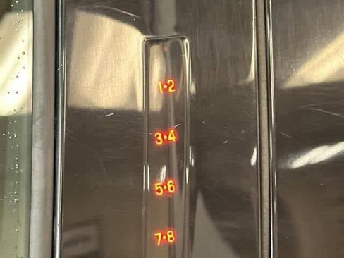 Certified 2018 Ford Explorer XLT image 25