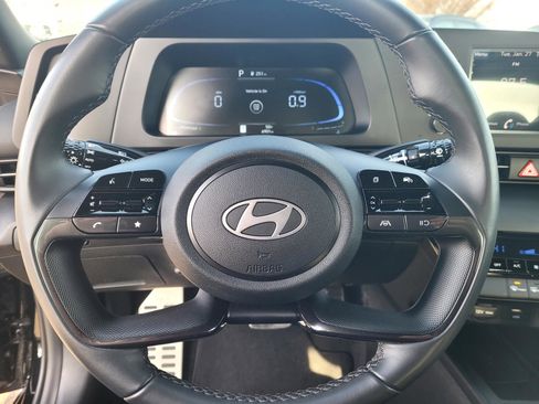 Certified 2025 Hyundai Elantra Sport w/ Cargo Package image 22