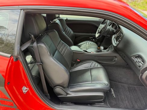 Used 2016 Dodge Challenger SRT Hellcat image 17