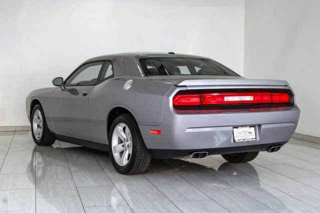 Used 2013 Dodge Challenger R/T RWD image 8