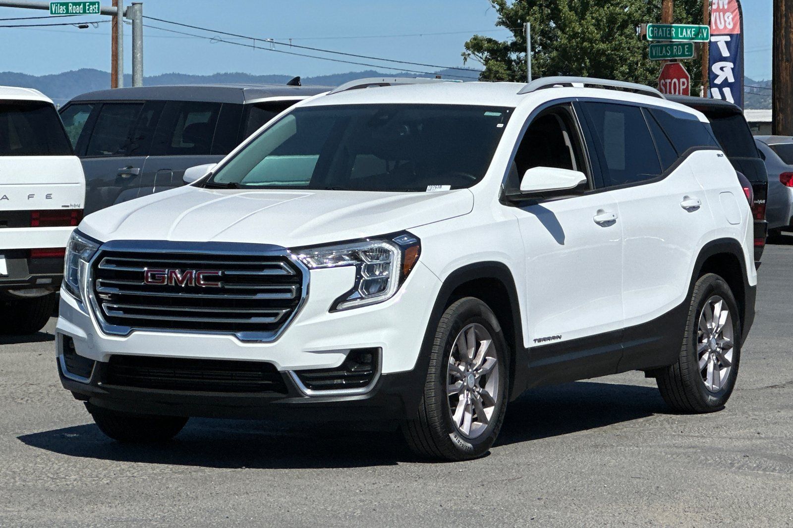Used 2023 GMC Terrain SLT AWD/4WD image 8