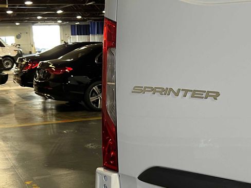 Used 2025 Mercedes-Benz Sprinter 2500 image 13