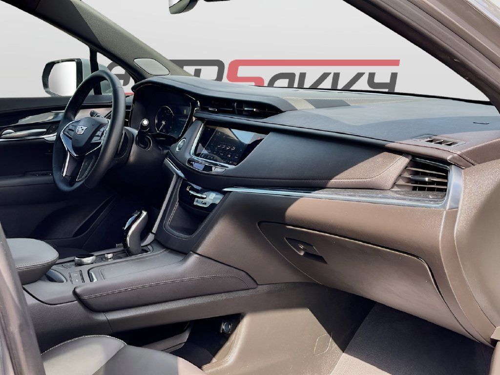 Used 2025 Cadillac XT5 Premium Luxury w/ LPO, Floor Liner Package FWD image 31