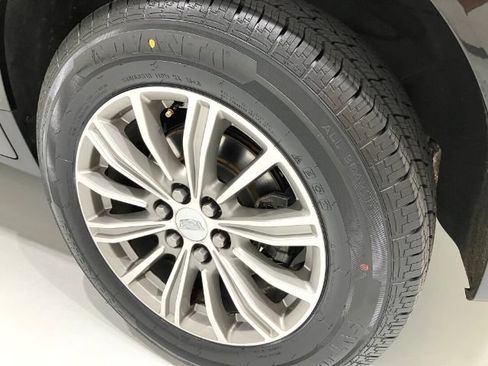 Used 2017 Cadillac XT5 Luxury FWD image 15