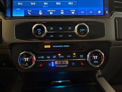 Used 2022 Ford F350 Lariat w/ Lariat Value Package AWD/4WD image 35