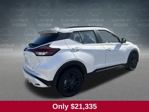 Used 2024 Nissan Kicks SR w/ SR Premium Package image 4