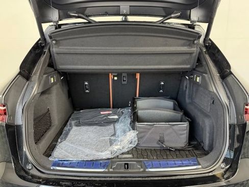 New 2026 Jaguar F-PACE R-Dynamic S AWD/4WD image 17