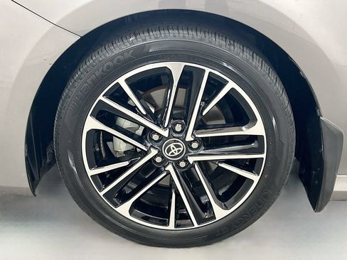 Used 2025 Toyota Camry XLE w/ Premium Package FWD image 30